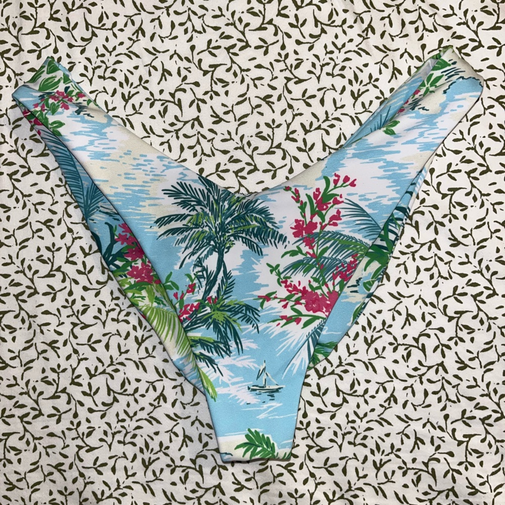 SKatie Parker bottoms in Poipu